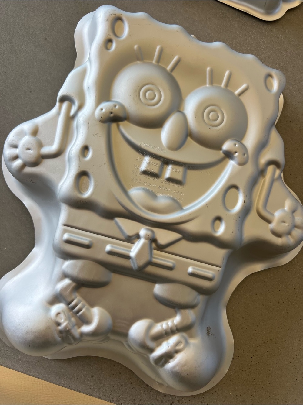 Wilton Silver Sponge Character Cake Pan